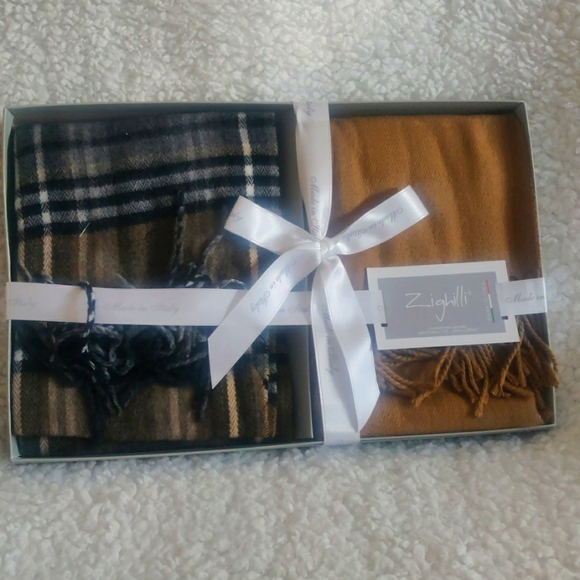 Zighilli Mens Two scarves presented in a gift box. - Picture 1 of 9